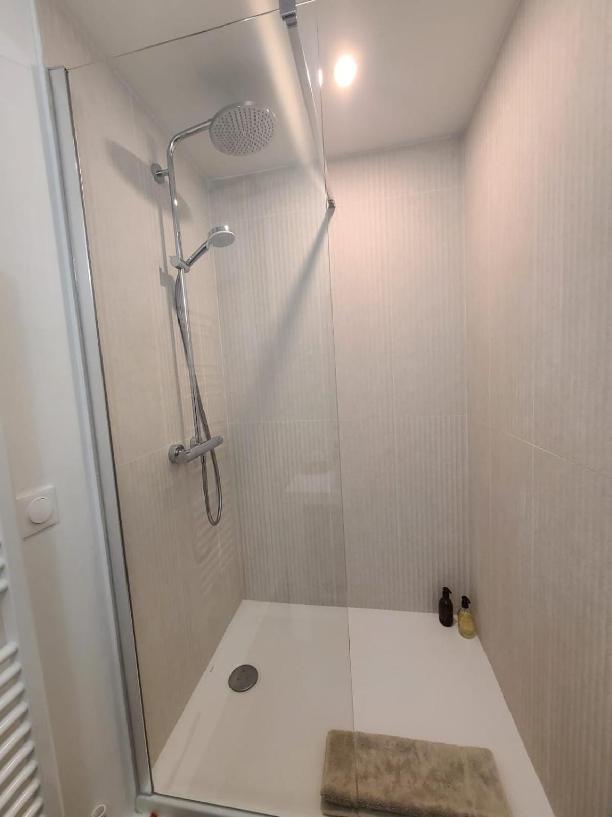 Superbe Appartement Familial En Coeur De Ville - Parking - Petit Dej Sur Demande 拉西约塔 外观 照片